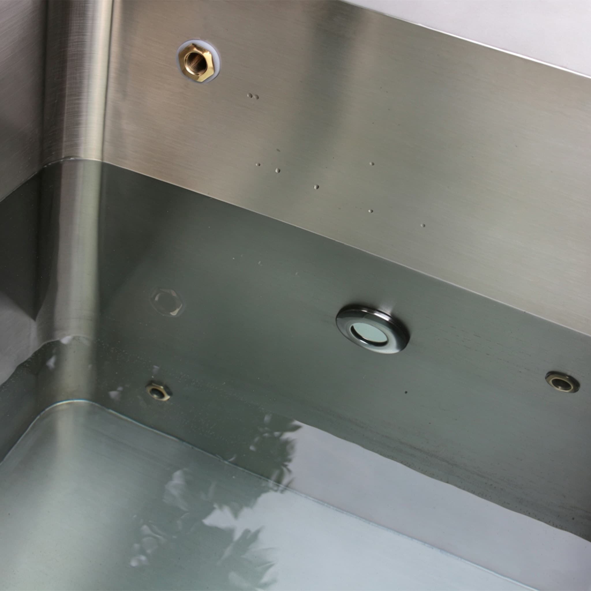 Bropool CT-20 stainless steel cold plunge interior and connection detail