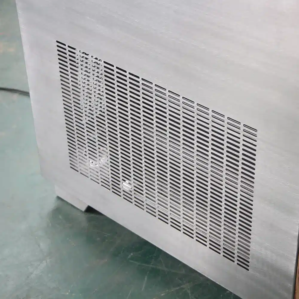 Bropool CT-22 cold plunge exterior ventilation-grille detail